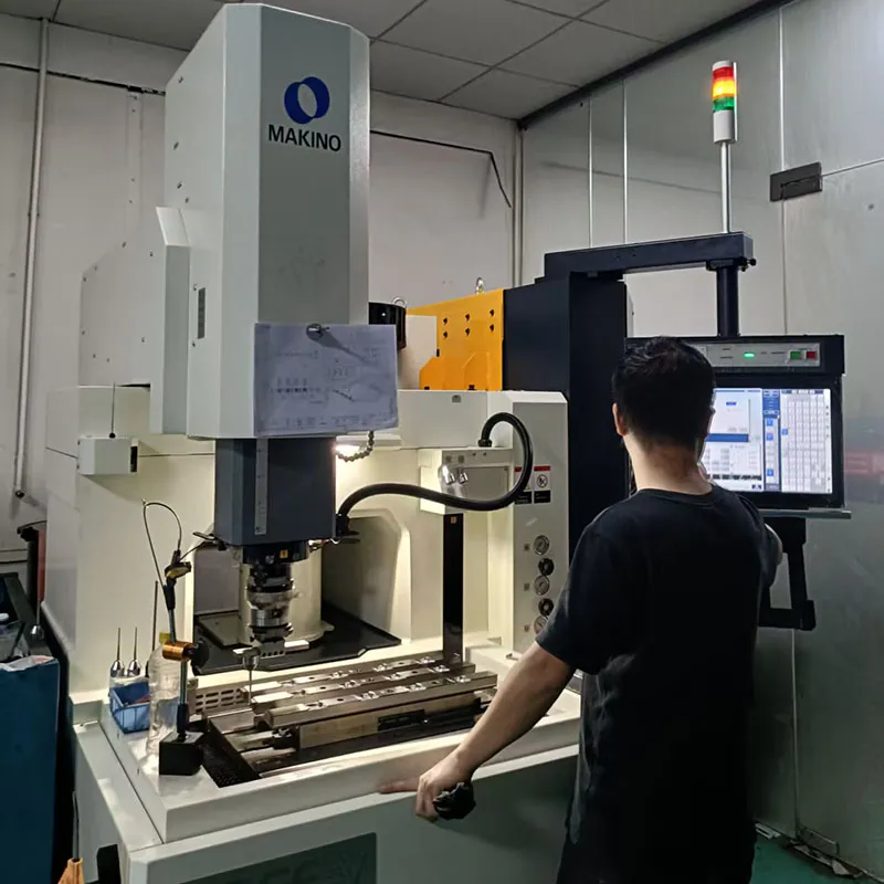 The precision of the Japanese Makino precision spark machine is within 0.002MM